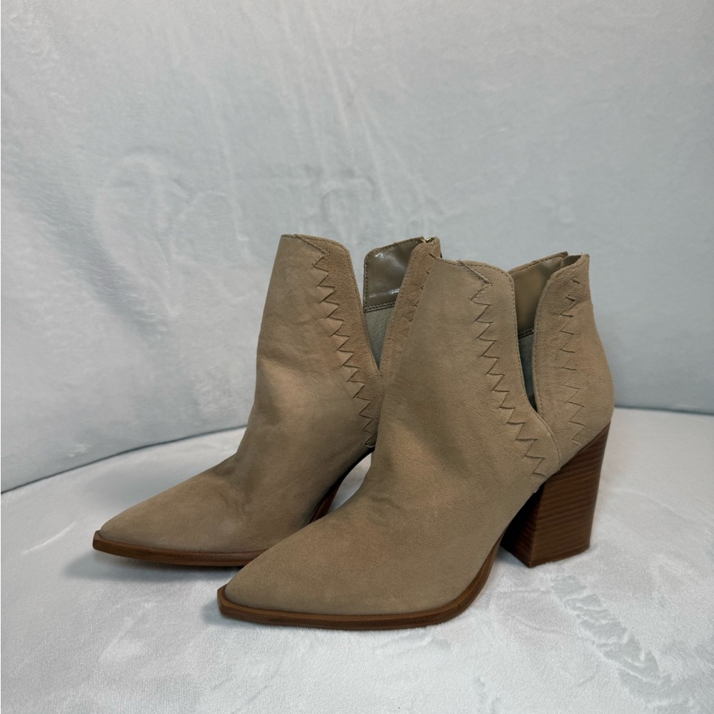 Vince Camuto Tan Ankle Booties NWOT